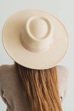 Elle & Co. Wide Brimmed Hat in Taupe